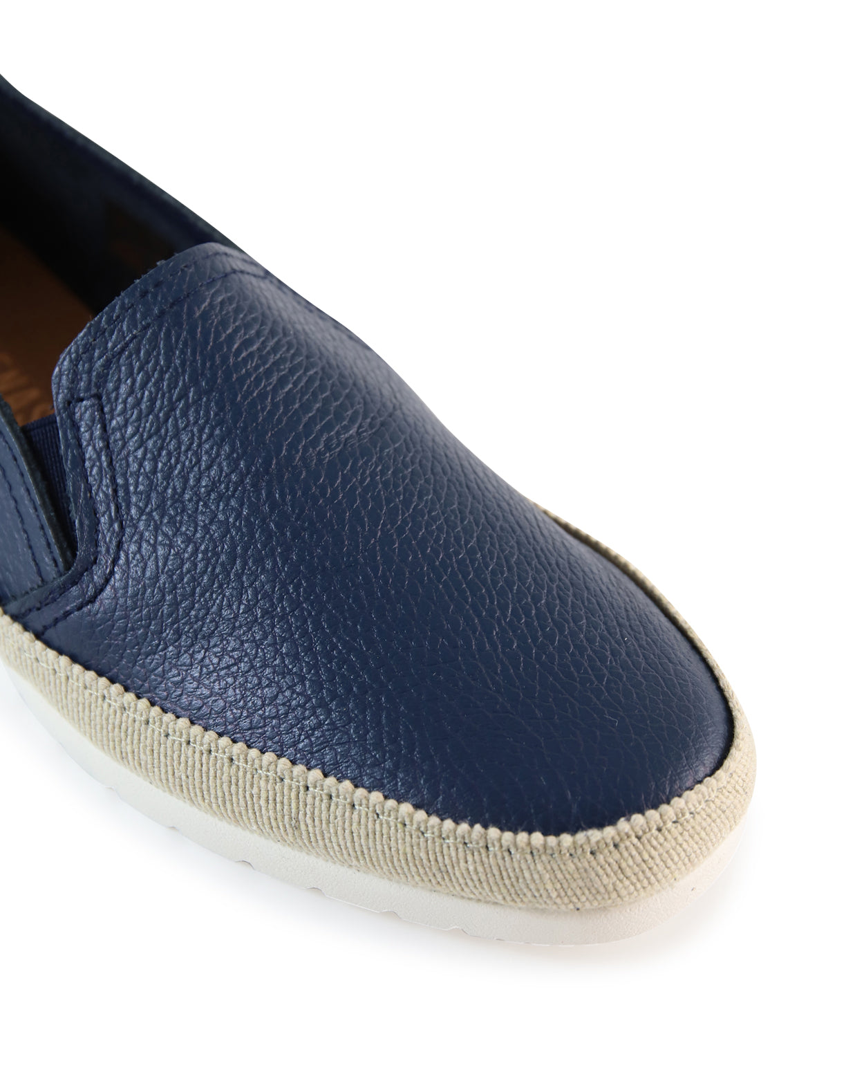 nuria-b_hobbs_nav_4_1765943090