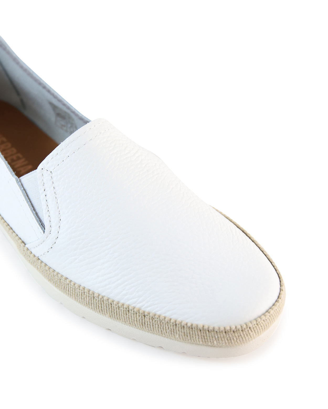 nuria-b_hobbs_whi_4_1765943058