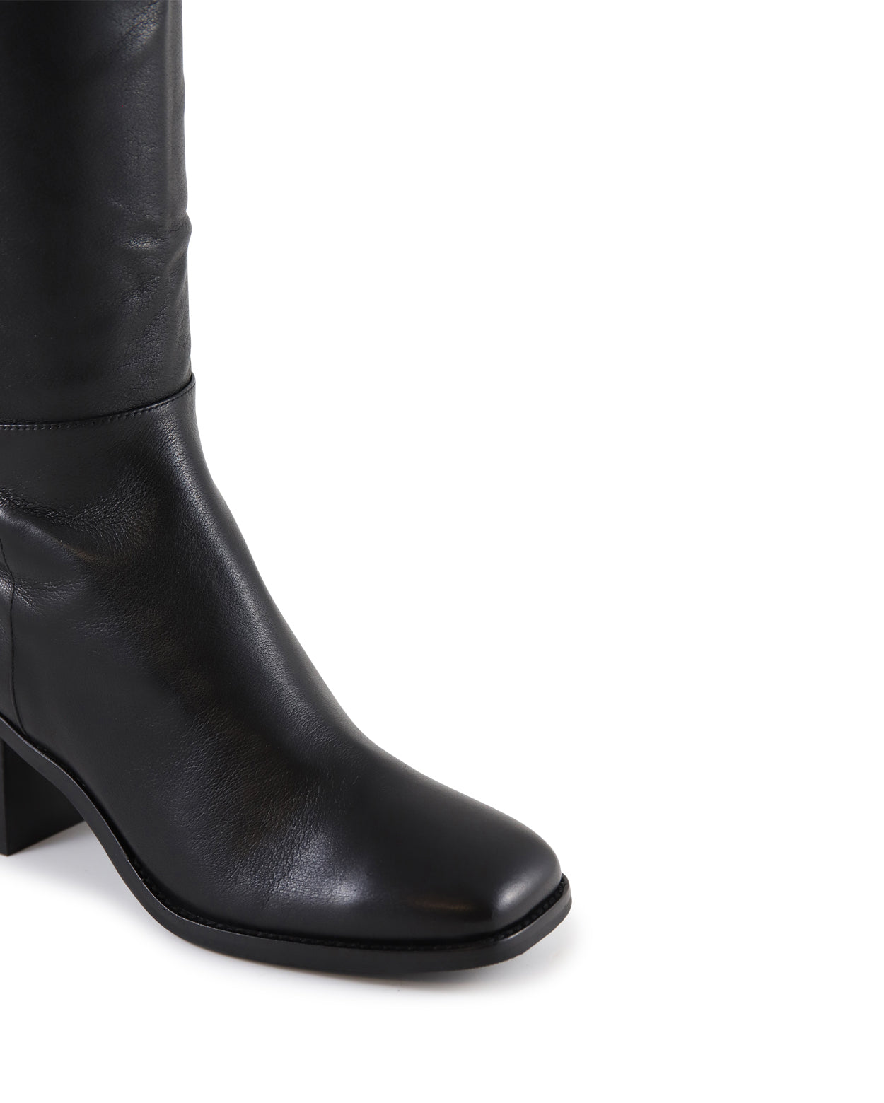 sesina_hobbs_blk_4_1765944161