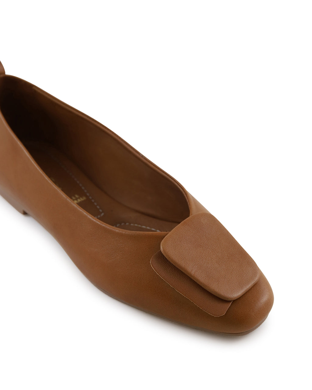 shivorn_hobbs_tan_5_1765945984