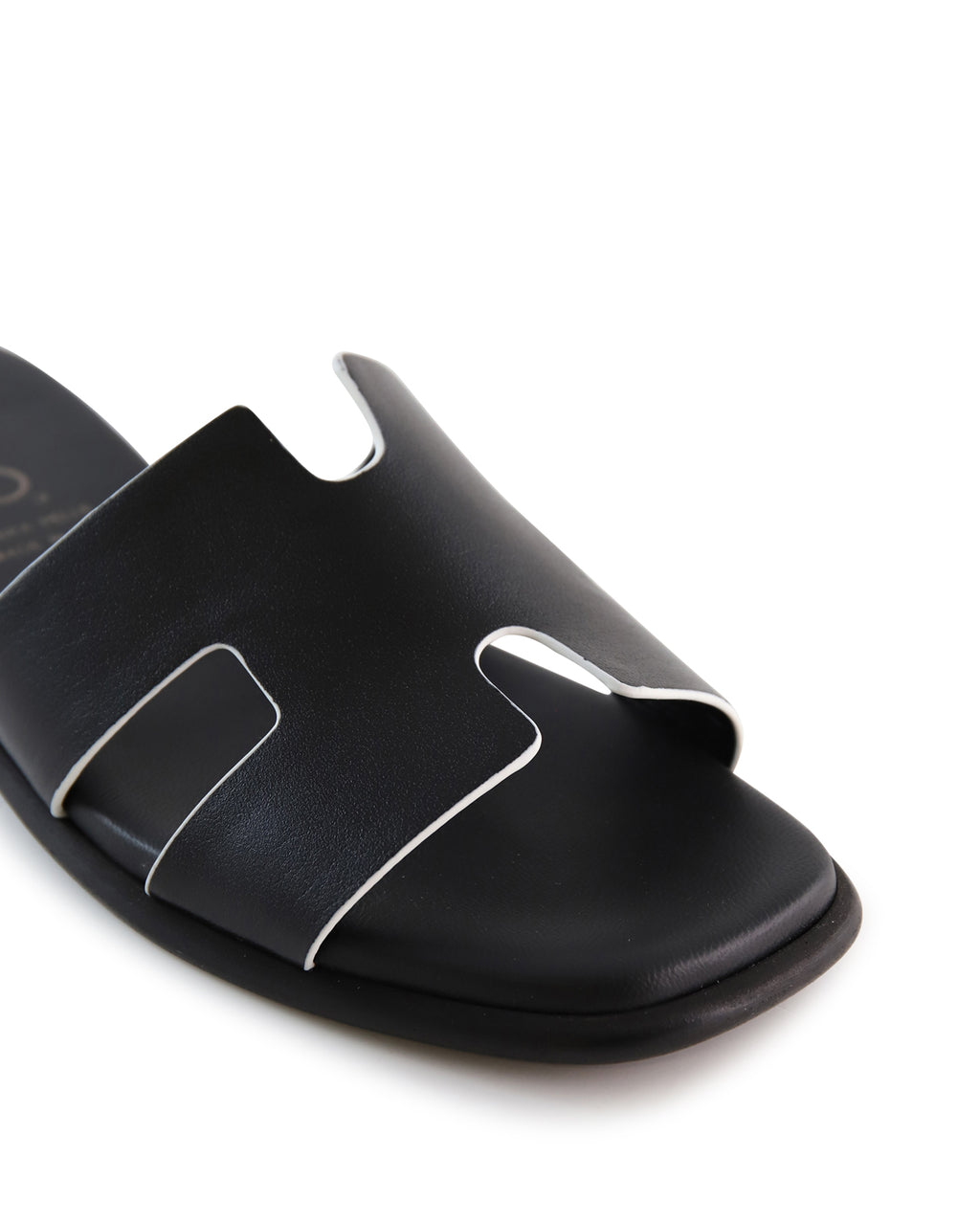 slidy_hobbs_blk_4_1765943054