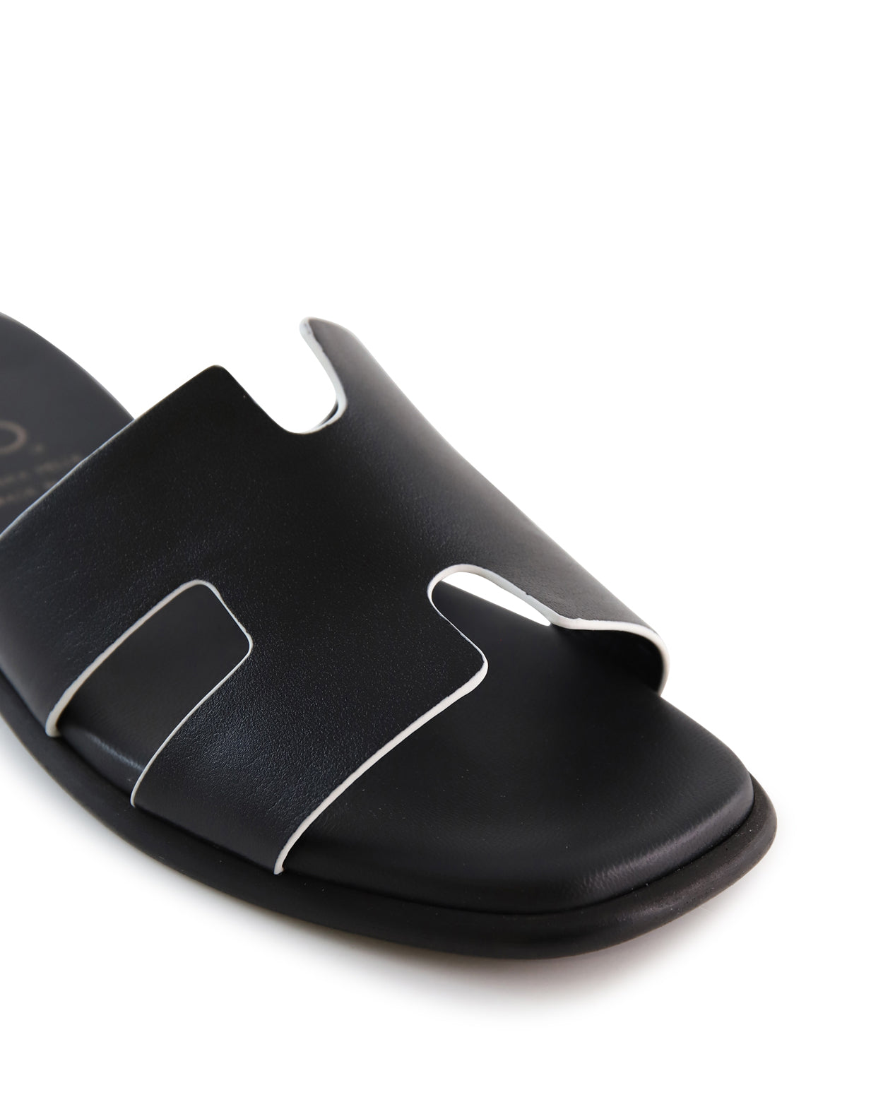 slidy_hobbs_blk_4_1765943054